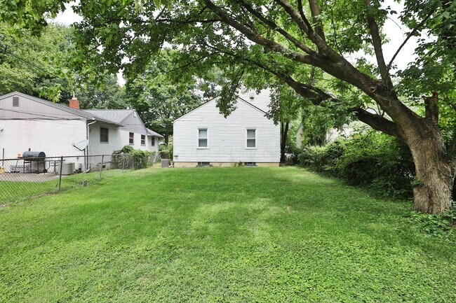 Building Photo - 2725 Allegheny Ave
