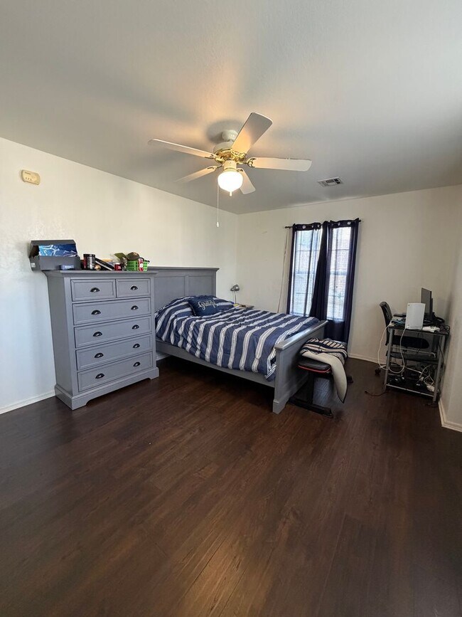 Building Photo - Broken Arrow Union Schools Single Family Home for Rent 5 beds 2.5 bath