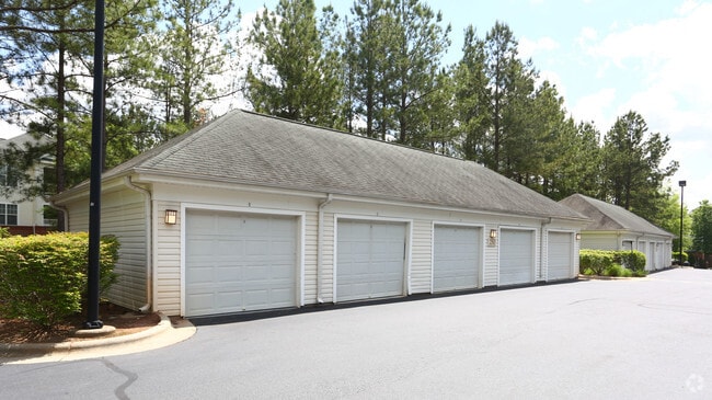 Building Photo - Falls Pointe at the Park Apartments