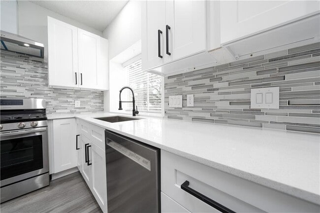 Building Photo - 15903 Cornerwood Ct