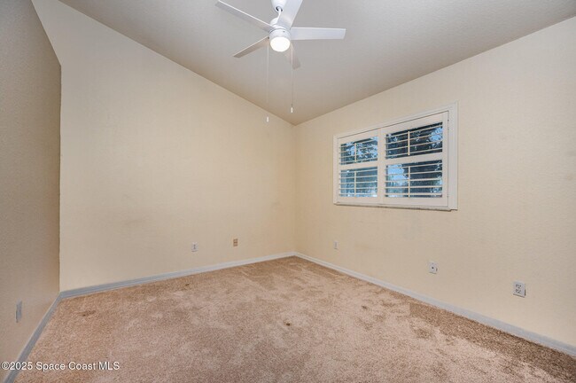 Building Photo - 776 Carriage Hill Rd