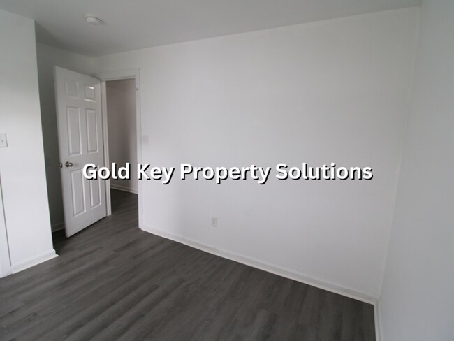 Building Photo - Fully Updated 3 BR 1 BA House with a Great Front Porch (SECTION 8 APPROVED)