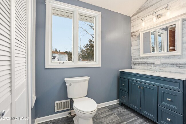 Building Photo - 1057 Savannah St