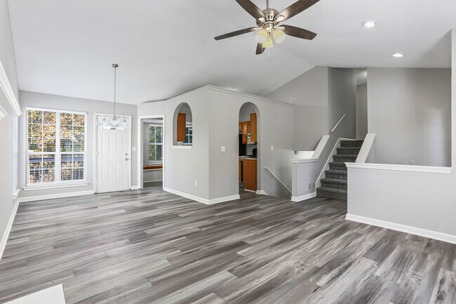 Building Photo - 7380 Hunters Ridge Dr
