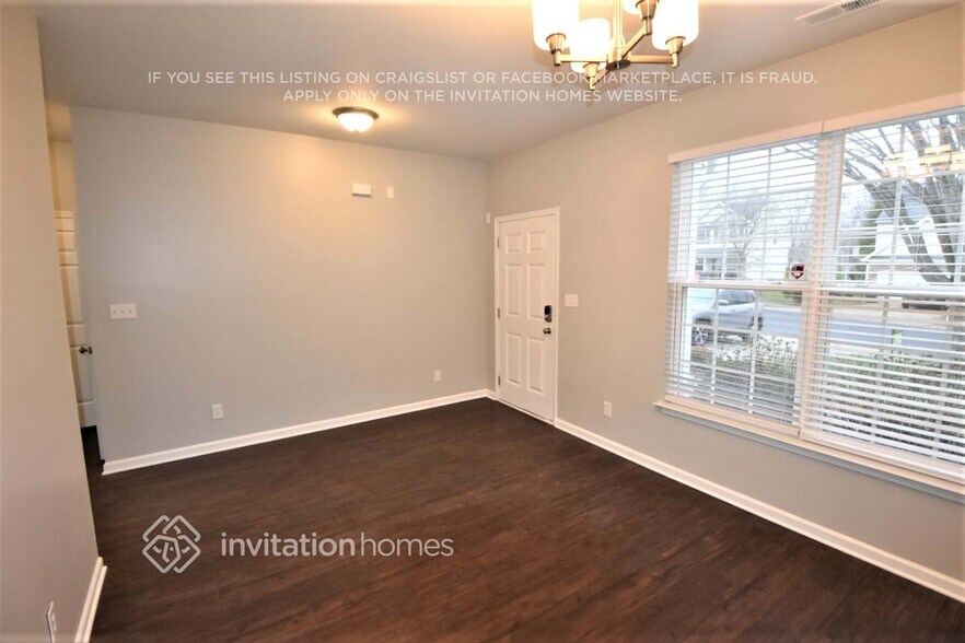 Building Photo - 1206 Bethpage Dr