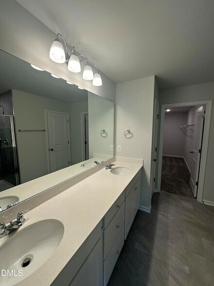 Building Photo - 531 Glen Clova Dr