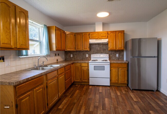 Building Photo - 33 Grant Gill Ln