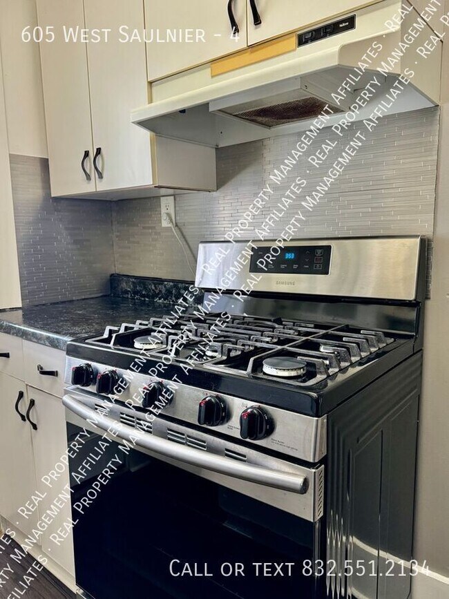 Building Photo - 605 West Saulnier-4