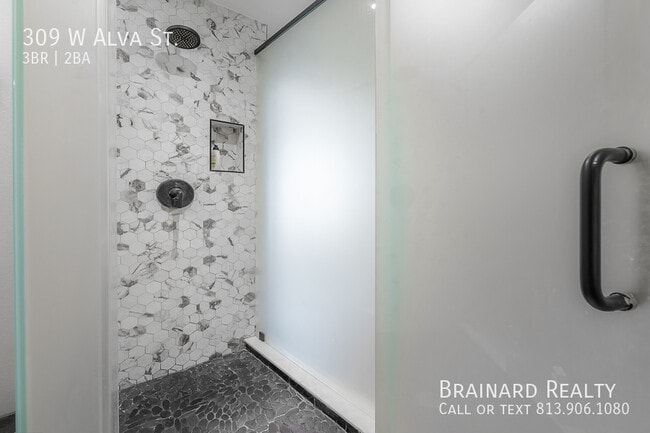 Building Photo - 309 W Alva St