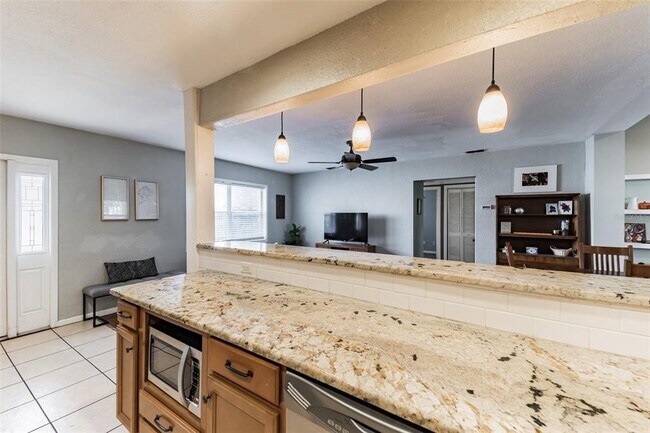 Building Photo - 418 Lebeau St