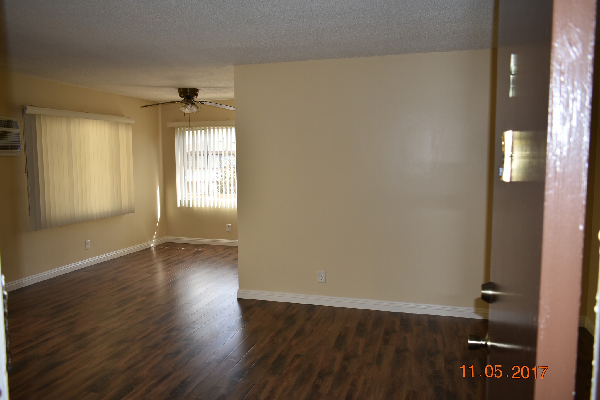 Living room - 1475 S Wooster St