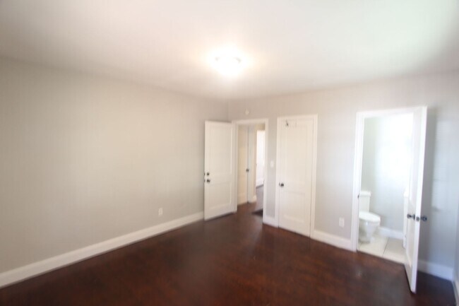 Building Photo - New On The Market with Fresh Updates!! Bet...