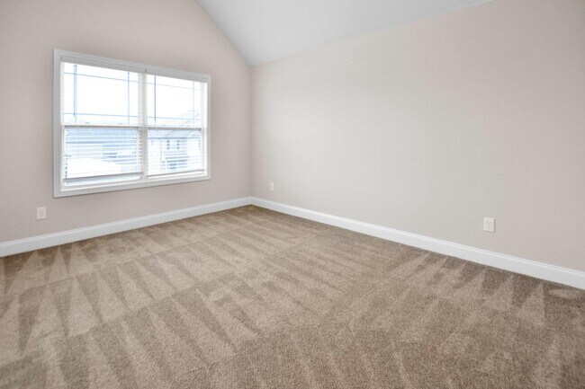 Building Photo - Pet Friendly Five Bedroom!