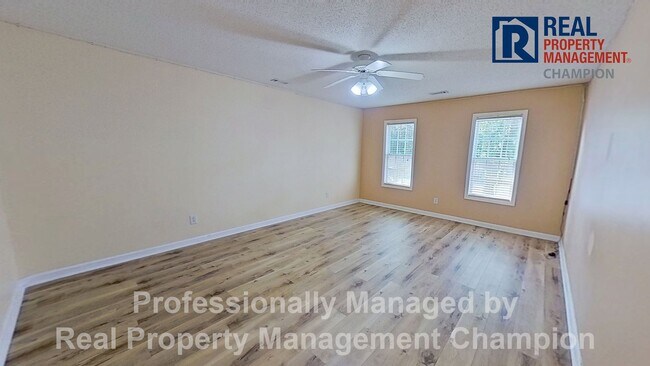 Building Photo - Spacious Home w/Community Access to Intra-...