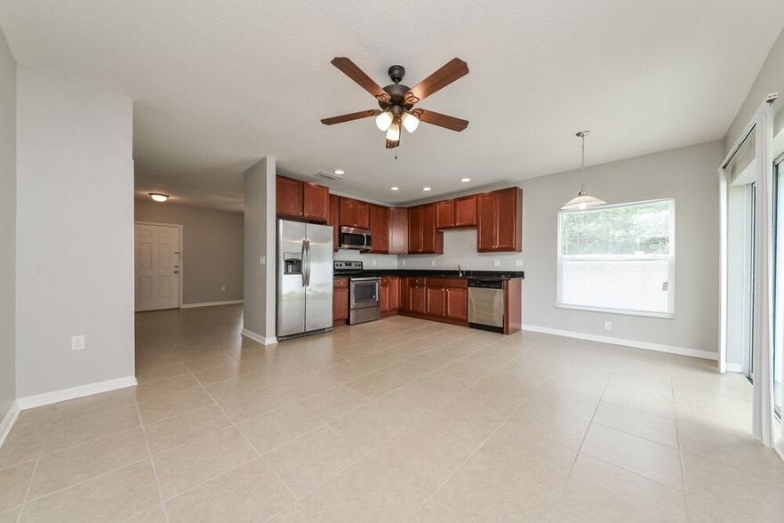 Building Photo - 3309 13th St E