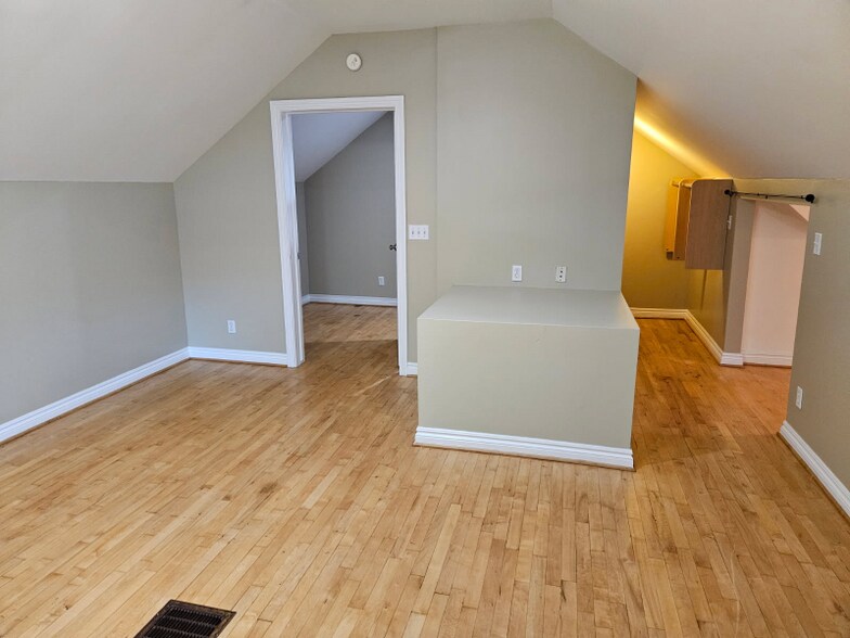 Building Photo - 1409 Gardenia Ave