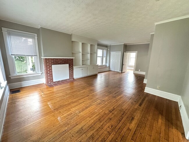 Building Photo - Central Campus OSU Single Family Home with...