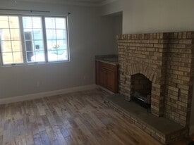 Building Photo - 1918 Larkins Way