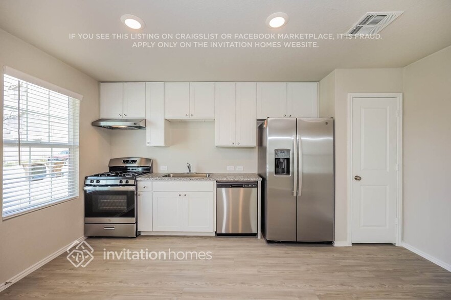 Building Photo - 14630 Source Cir