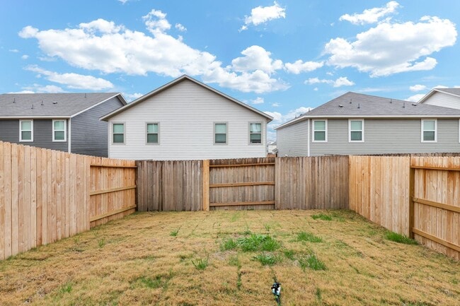 Building Photo - ***APPLICATION CURRENTLY UNDER REVIEW***MO...