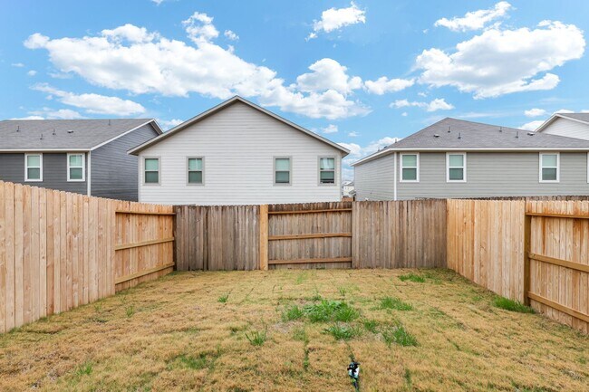 Building Photo - Beautifully Designed Townhome with Upscale Finishes