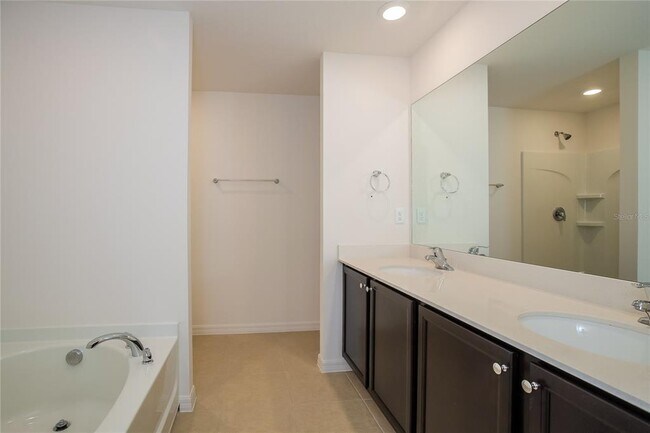 Building Photo - 1378 Brenway Dr