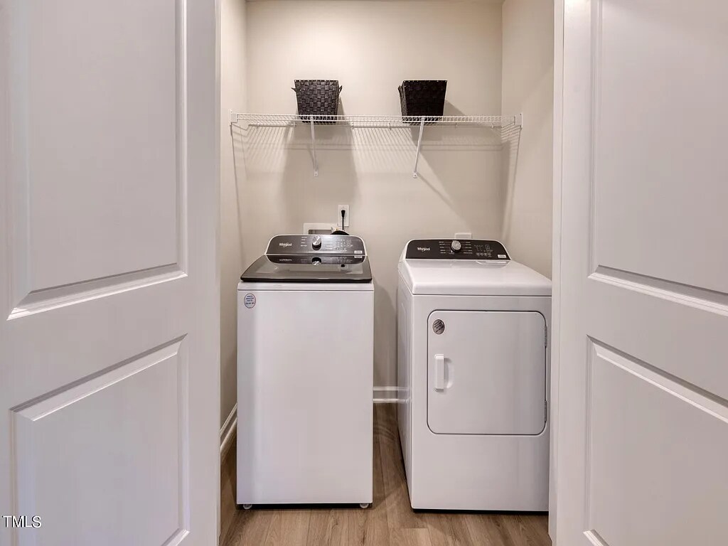 Building Photo - Room in Townhome on Rolling Flds Dr