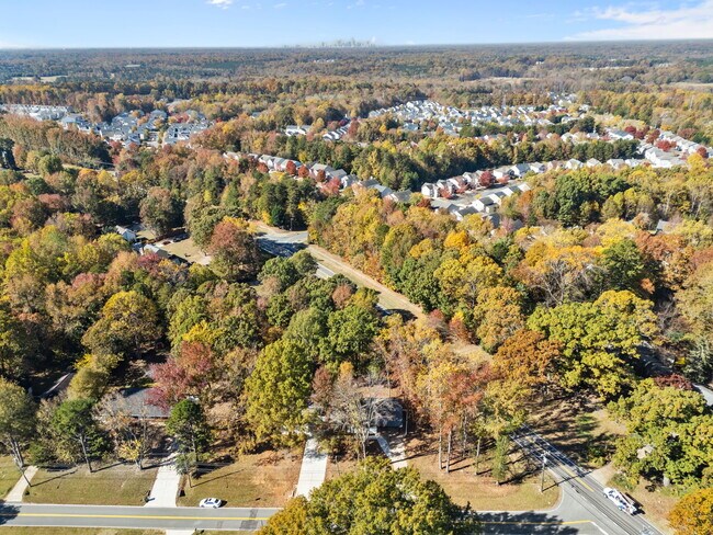 Building Photo - 8625 Cedarbrook Dr