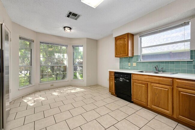 Building Photo - 9312 Silk Oak Cove