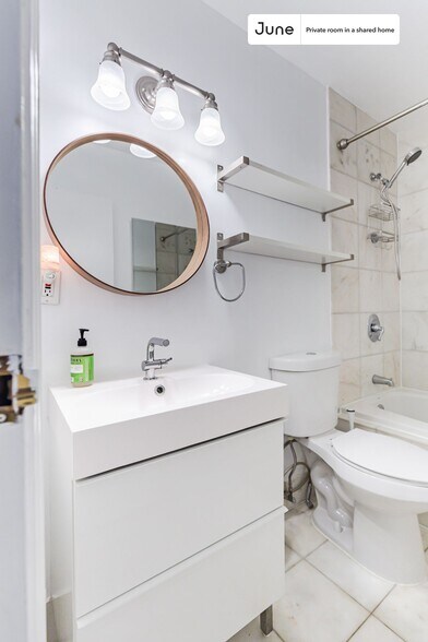 Building Photo - Room in Shared 3 bed/1 bath home