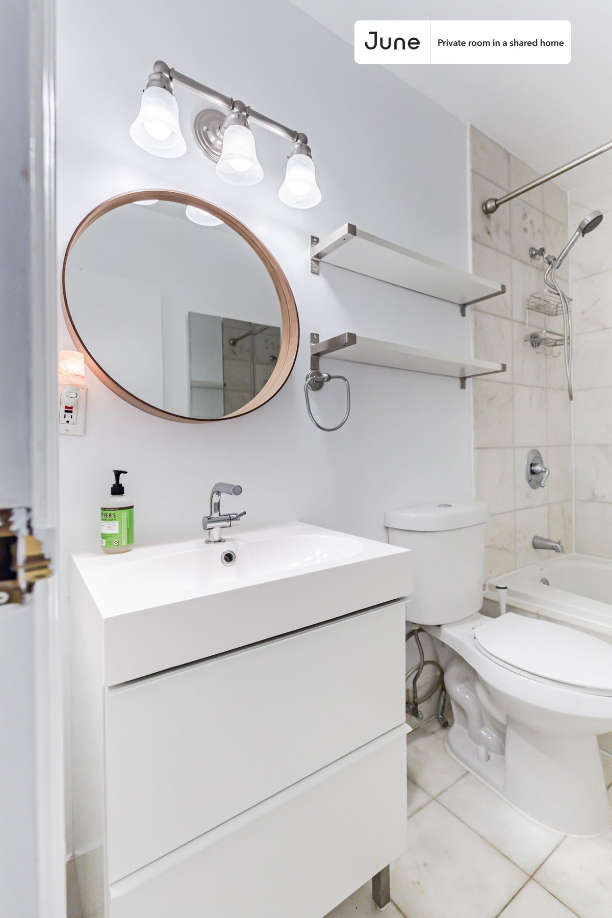 Building Photo - Room in Shared 3 bed/1 bath home