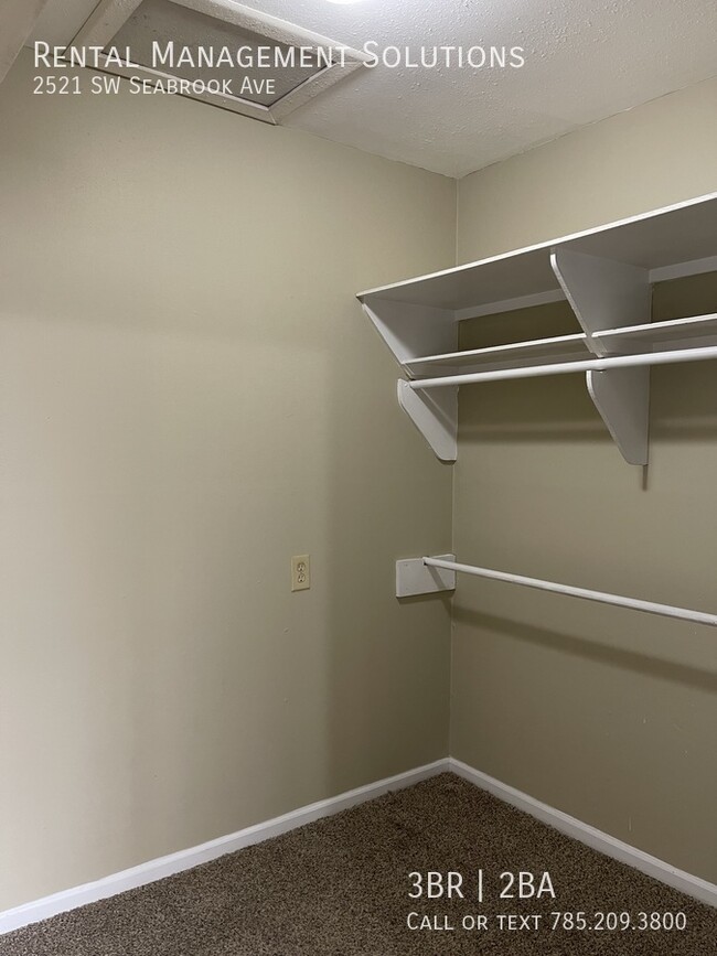 Building Photo - *Near Shunga Trail* 2521 SW Seabrook Ave- ...