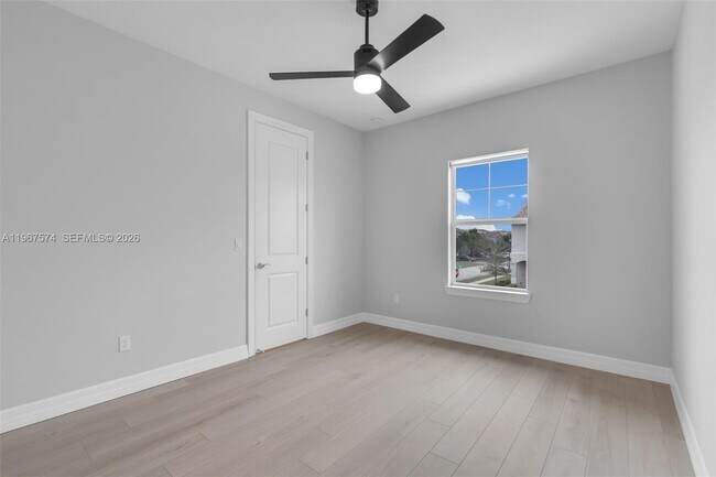 Building Photo - 1595 Evergreen Ter