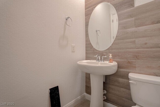 Building Photo - 230 Carmel Sky St