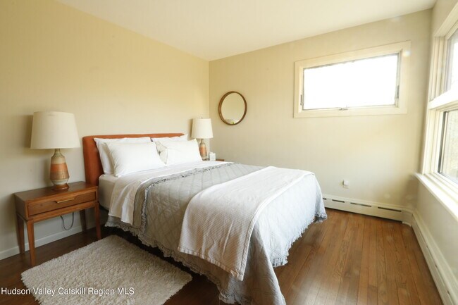 Building Photo - 324 Fish Creek Rd