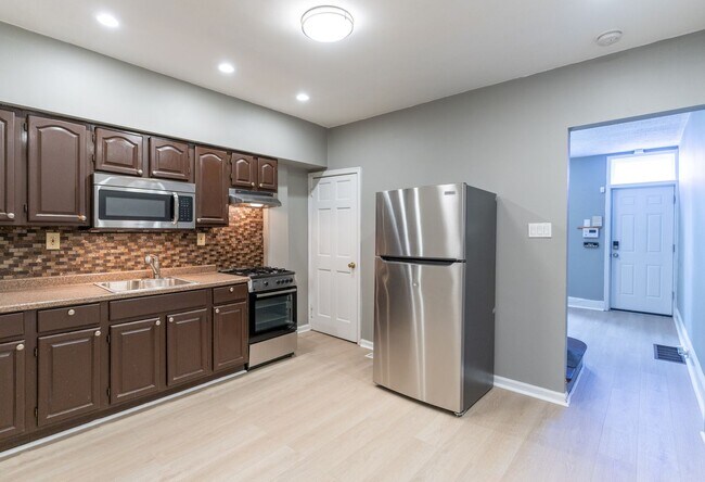 Building Photo - Charming 2 bedroom