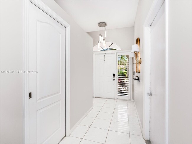 Building Photo - 835 NE 17th Way