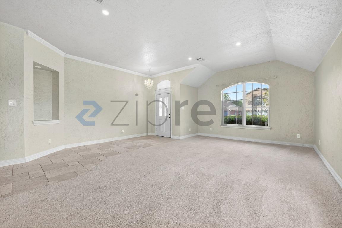 Building Photo - 6592 Clydesdale Ct