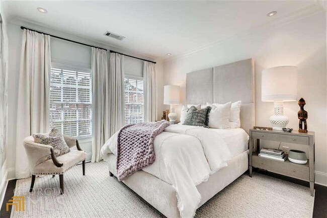 Building Photo - 2962 Savoy Way