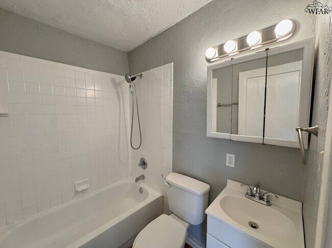 Building Photo - 2939 Parish St