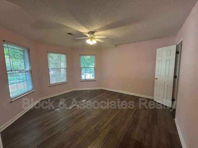 Building Photo - 3512 Cherry Hill Dr