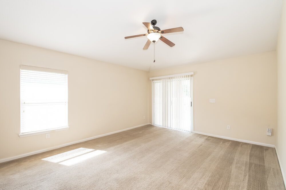 Building Photo - 2452 Willowbend Dr