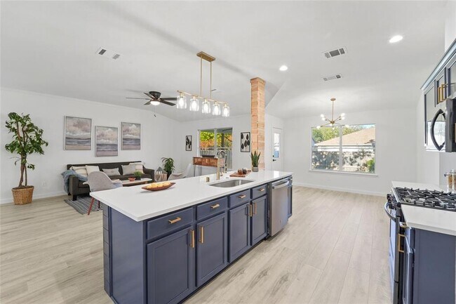 Building Photo - 2537 Vernell Way