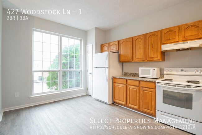 Building Photo - 427 Woodstock Ln