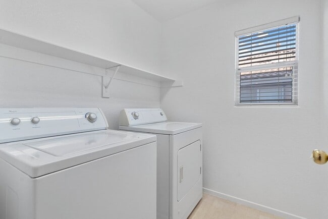 Building Photo - BEAUTIFUL 3 BED HOME IN SUMMERLIN- NEW FLOORING! HUGE LOFT!