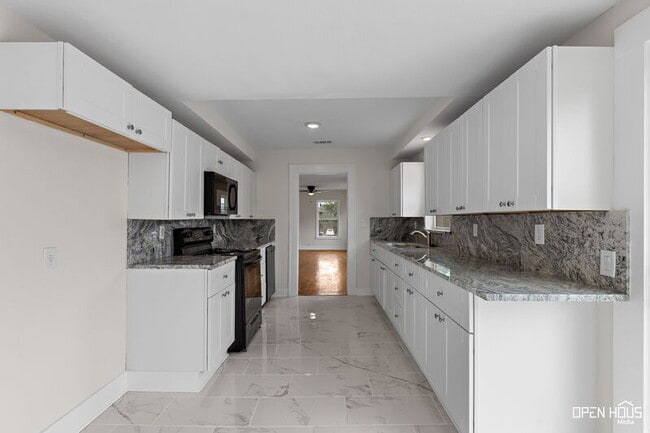 Building Photo - 4804 Pasadena Ave