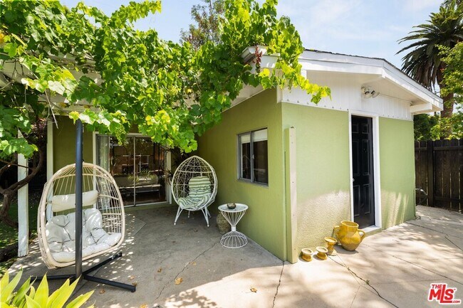 Building Photo - 22621 Dolorosa St