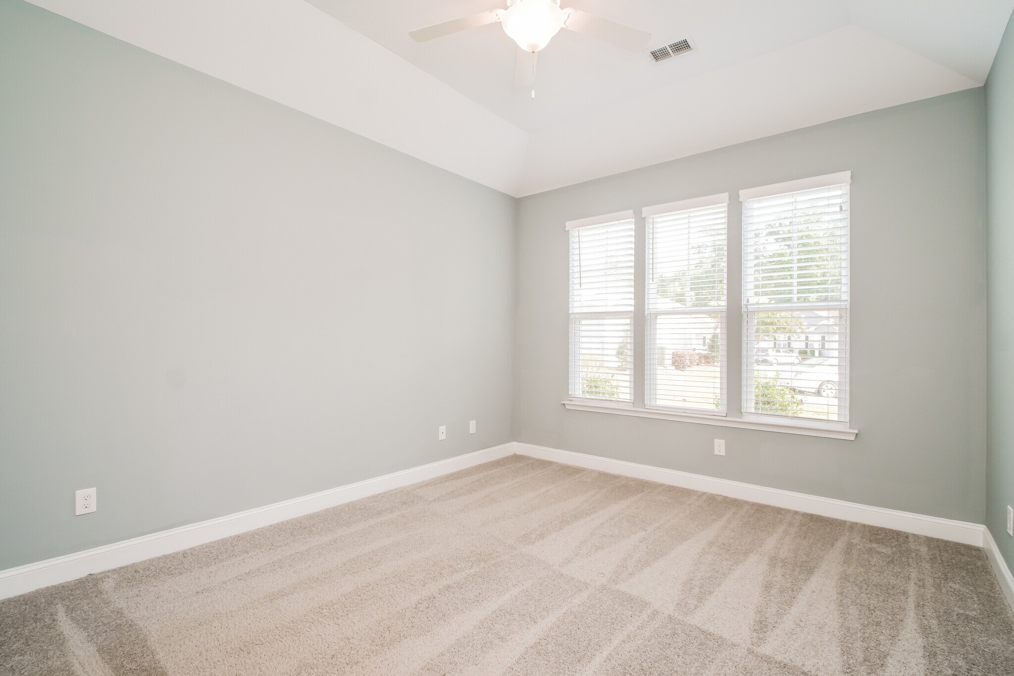 Building Photo - 49 Highland Forest Cir