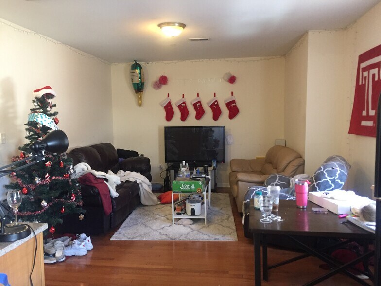 Building Photo - 1401 N 15th St