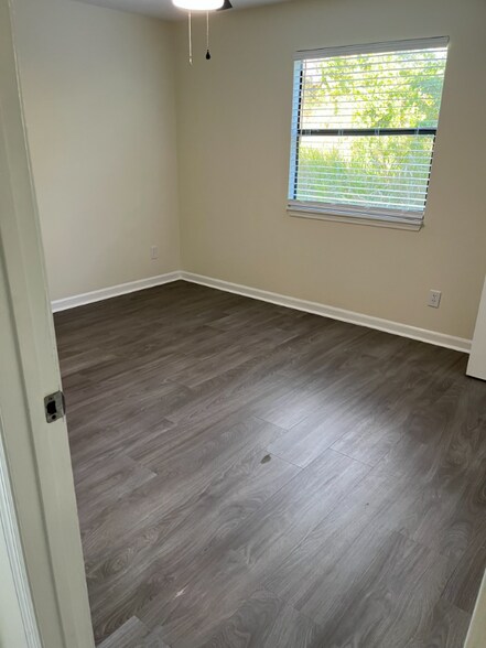 Building Photo - 1884 Agora Cir SE